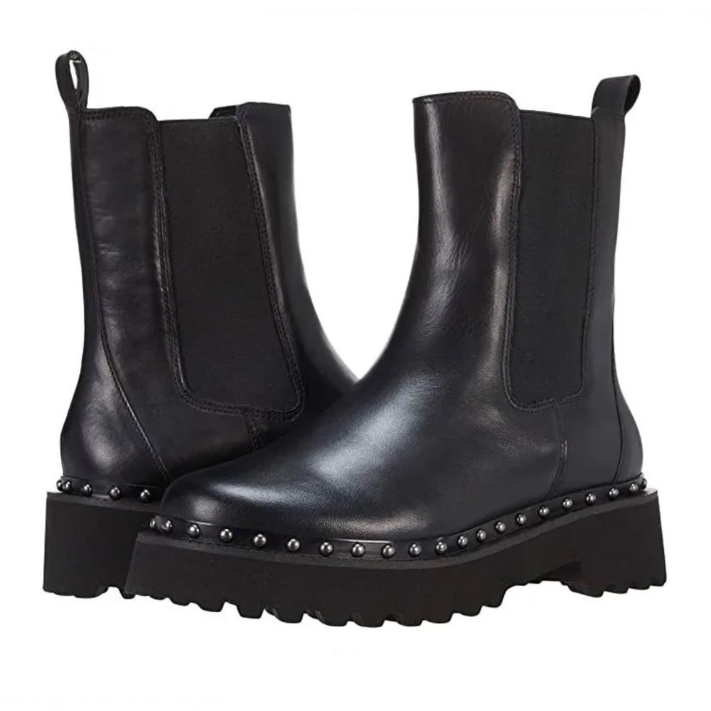 EUC- Vince Camuto ‘Meendey’ Studded Leather Chelsea Boots